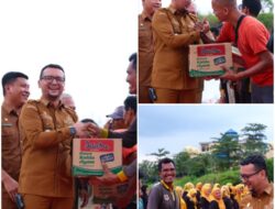 Bukan Sekadar Seremonial, Bupati Labusel Duduk Lesehan Bareng “Pasukan Oranye”: Kalian Adalah Pahlawan Sesungguhnya!