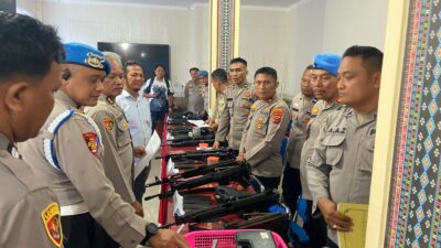 Team Mabes Polri Cek Senpi Dinas Polri Di Polres Labuhanbatu Selatan, kondisi dalam keadaan lengkap dan bersih sesuai data.