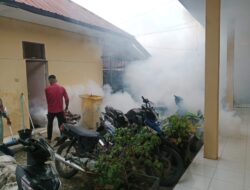 Cegah Ancaman DBD, Polsek Kotapinang Gerak cepat Fogging Mako dan Permukiman