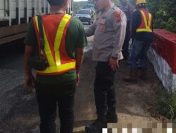 Polsek Kotapinang Hadir Lewat Program Jembatan Merah Putih, Sentuh Titi Kembar Bedagai Lalu di Aspal