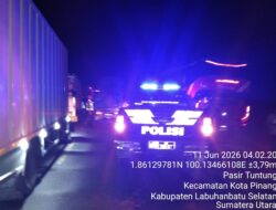 Respon Cepat Laporan Call Center 110, Kapolsek Torgamba Turun Langsung Atasi Kemacetan Akibat Antrean BBM di Asam Jawa