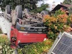 Hindari Lubang Jalan, Truk Box Muatan Elektronik Terguling di Rokan Hilir; Warga Puji Respon Kilat Polres Rohil!