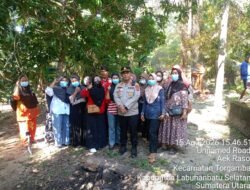 Gandeng Emak-Emak Perwiritan, Polsek Torgamba Gerebek Sarang Narkoba dan Bakar Gubuk Pemakai di Labusel