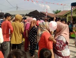 EMAK-EMAK WARGA DESA BAGAN KUALA MERIAHKAN HUT RI KE-81 DENGAN LOMBA JOGET BALON