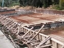 Diduga Dikerjakan Asal-asalan lalu Ditinggal Kabur, Proyek Jalan Simpang Bangko Rohil Dikeluhkan Warga
