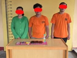 Terima Dumas Polsek Kampung Rakyat Gerak Cepat Gerebek Rumah di Tolan, Dua Pria dan Satu Wanita Serta 3,62 Gam Sabu diamankan.