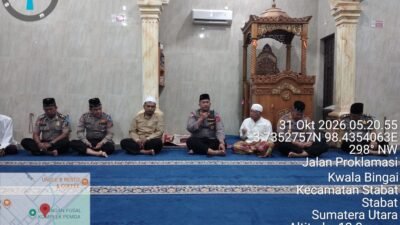 Subuh Keliling di Stabat, Polres Langkat Ajak Warga Tangkal Hoaks dan Jaga Kamtibmas
