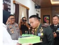 Peringati HUT ke-81 TNI, Kodim 0307/Tanah Datar Gelar Syukuran dan Potong Tumpeng Bersama